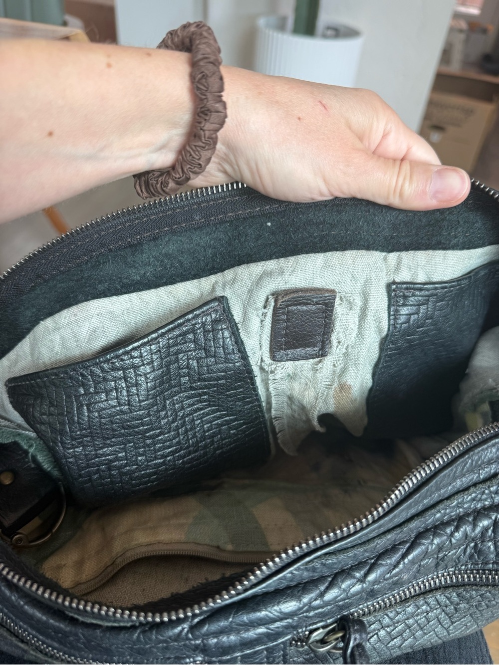 Rough & Tumble convertible leather laptop hobo bag embossed leather custom made - Picture 5 of 8